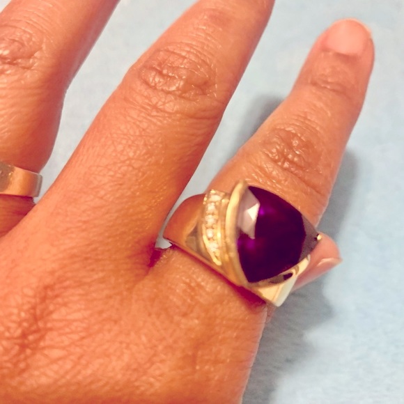 Beautiful solid 14k gold with natural Amethyst and diamond ring